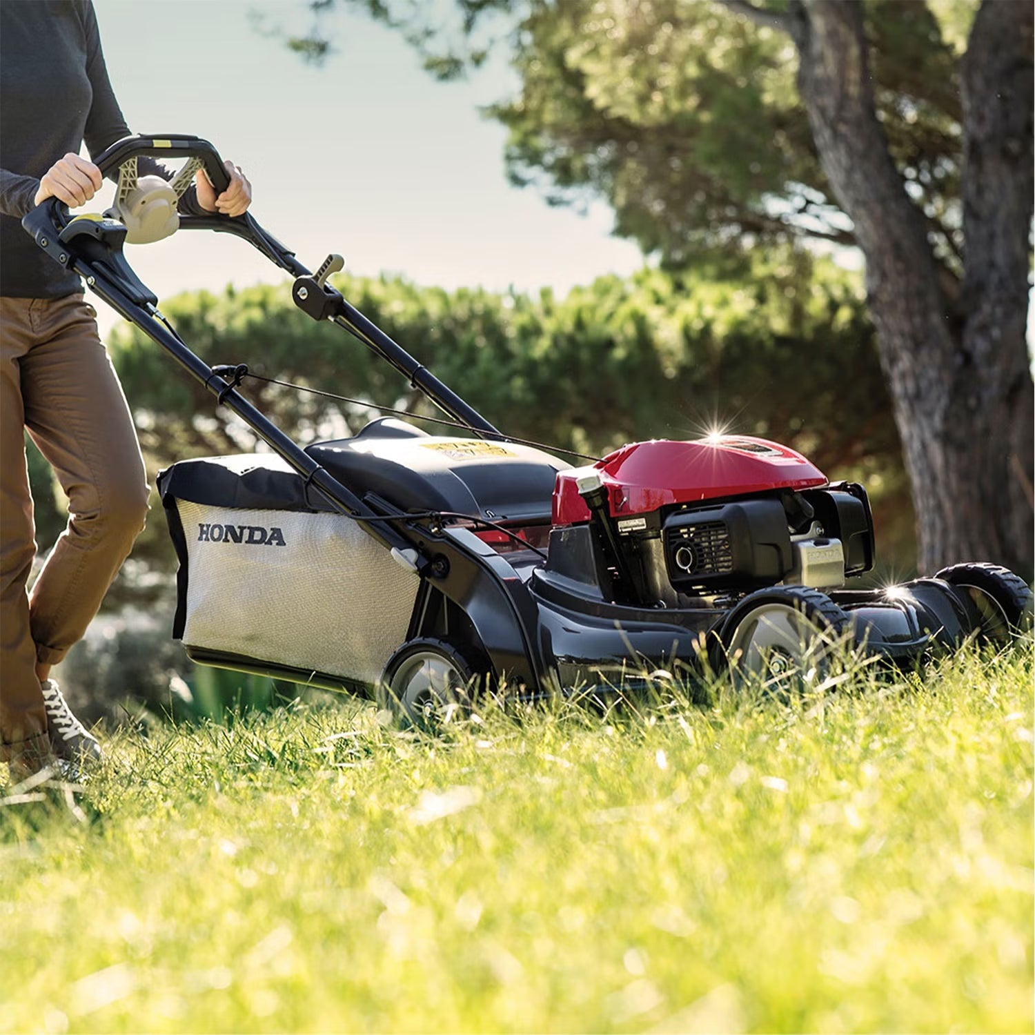 Honda HRX 476 HY Self-Propelled Petrol Lawn Mower with Mulching & Roto Stop