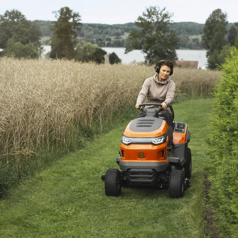 Husqvarna TS 215T Garden Tractor