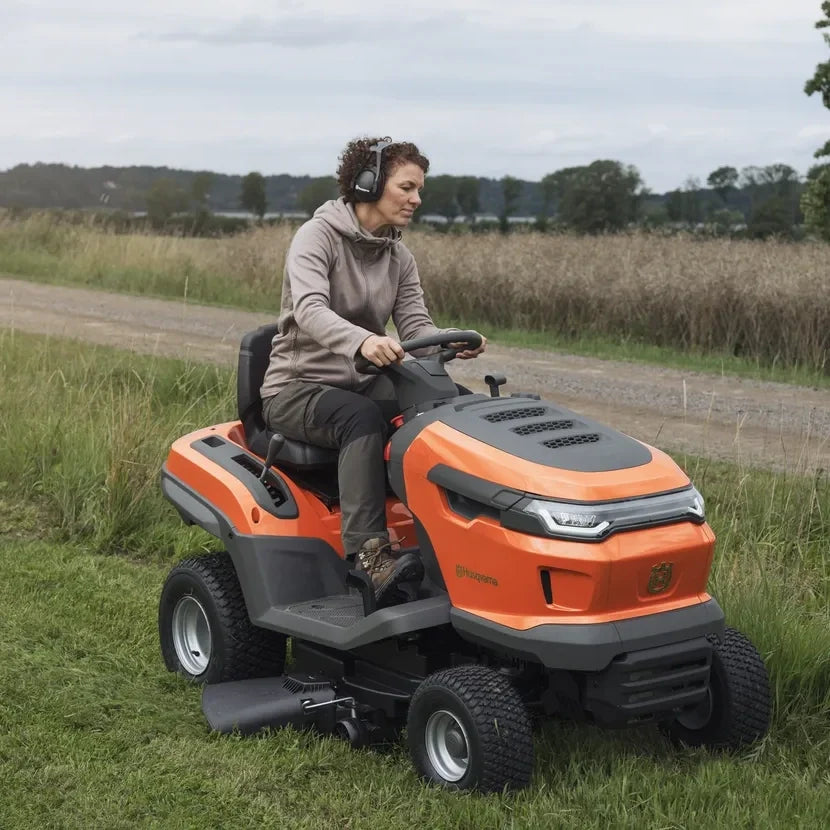 Husqvarna TS 215T Garden Tractor